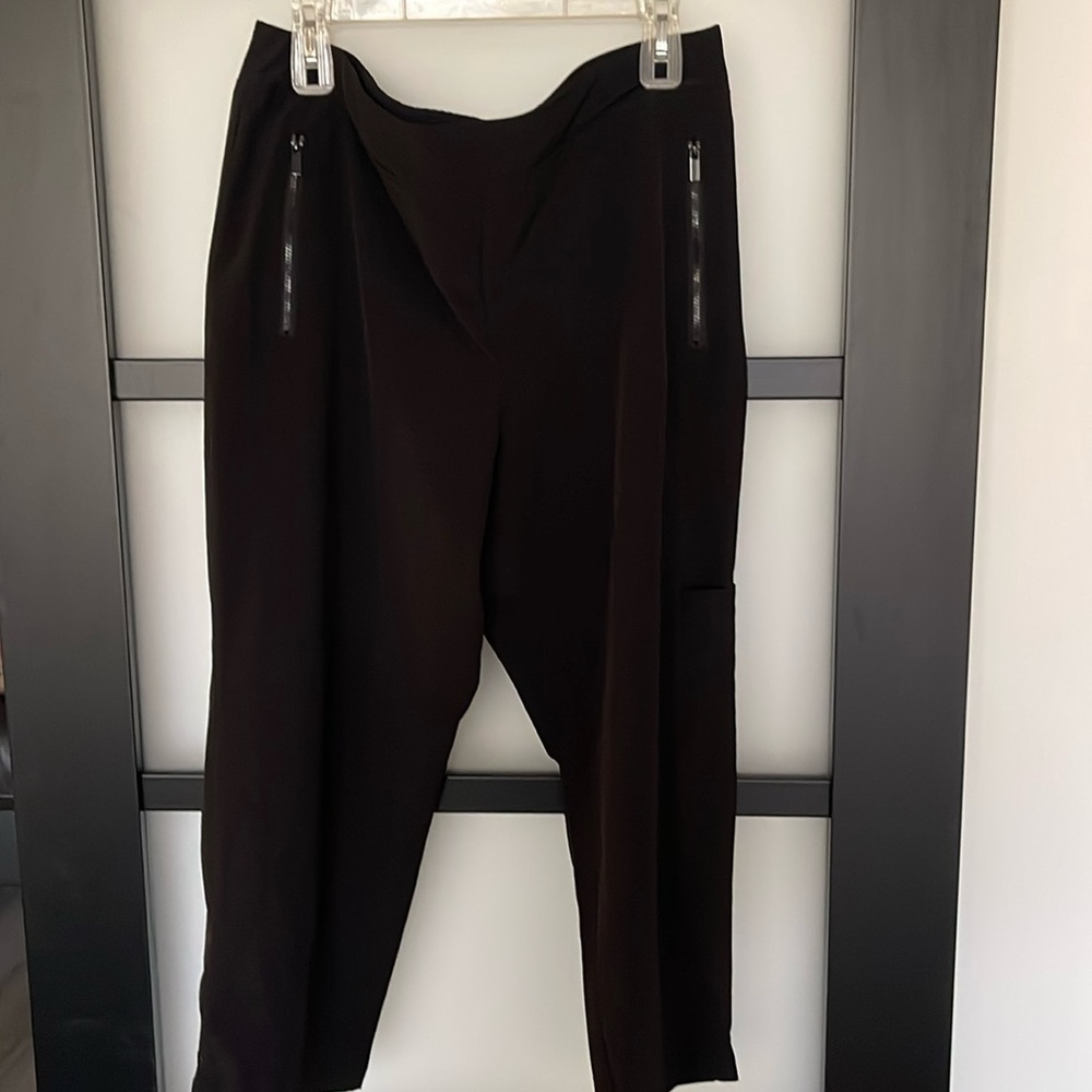 Chico’s Zenergies Cargo Pants with side zippers Black size 14 (chico's 2.5) NWOT